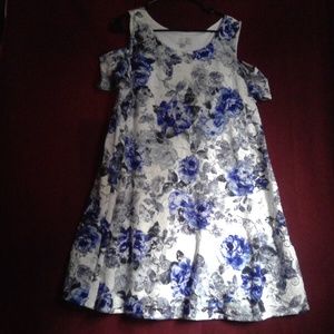 XL Cold Shoulder White and Blue Lace Dress